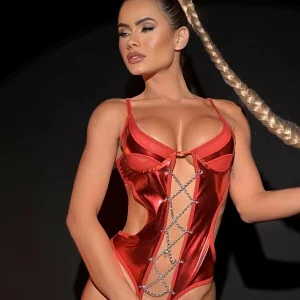 BODY LUXO EM VINIL COM DETALHES EM CORRENTE DE METAL